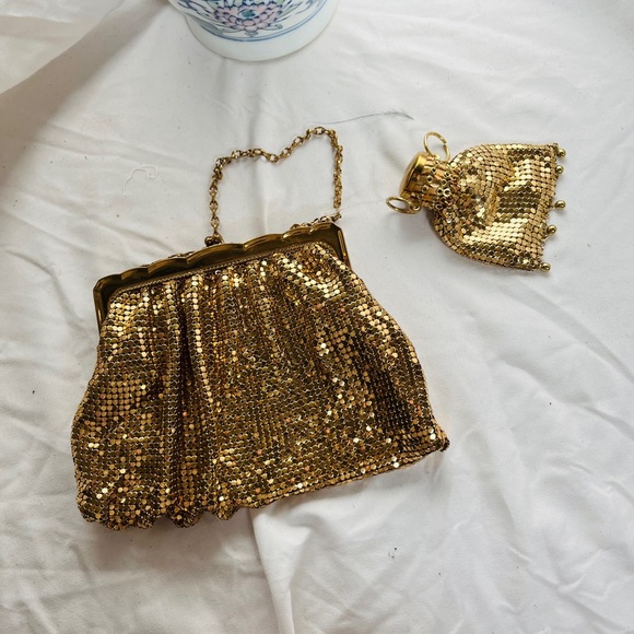 Rare Vintage Whiting and Davis gold mesh purse with accordion coin purse - Picture 4 of 9
